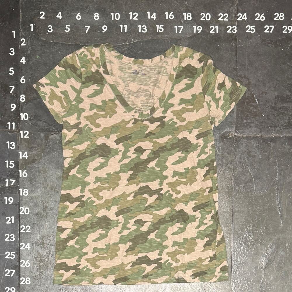 Susina Women's Camouflage Print V-Neck Short Sleeve T-Shirt
